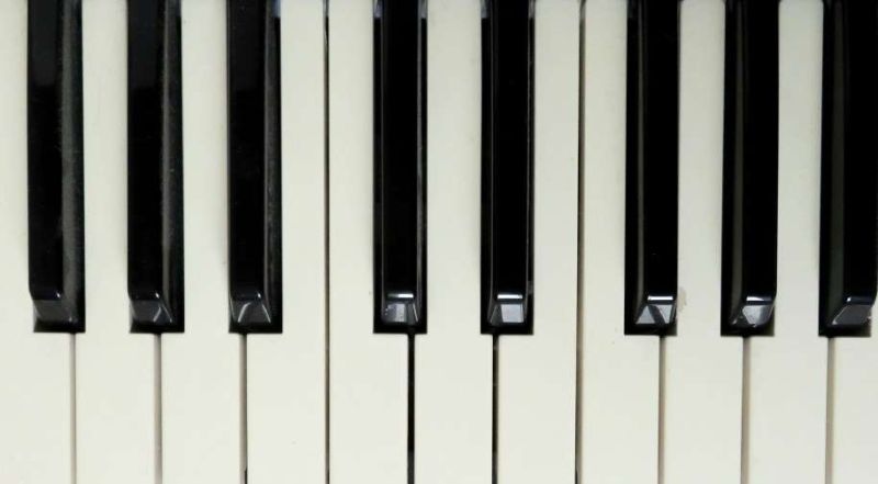23. Gümüşlük Müzik Festivali-Kumda Piyano 1