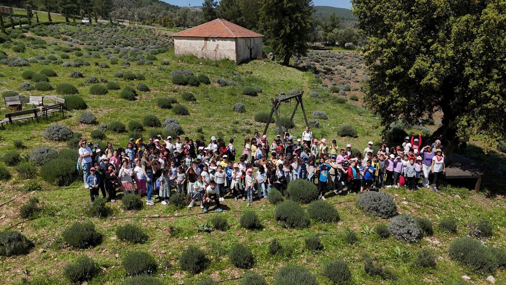BİRİNCİ SINIF ÖĞRENCİLERİ TARIMLA TANIŞTI