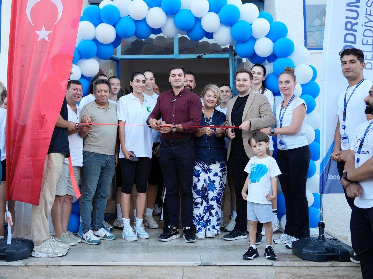 YENİLENEN BİNNAZ KARAKAYA FİTNESS MERKEZİ HİZMETE AÇILDI
