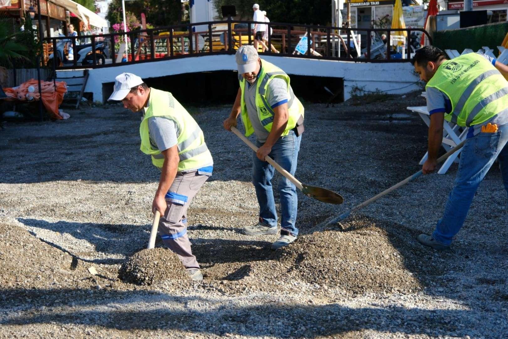 BELEDİYE EKİPLERİNDEN DERELERDE TEMİZLİK ÇALIŞMALARI