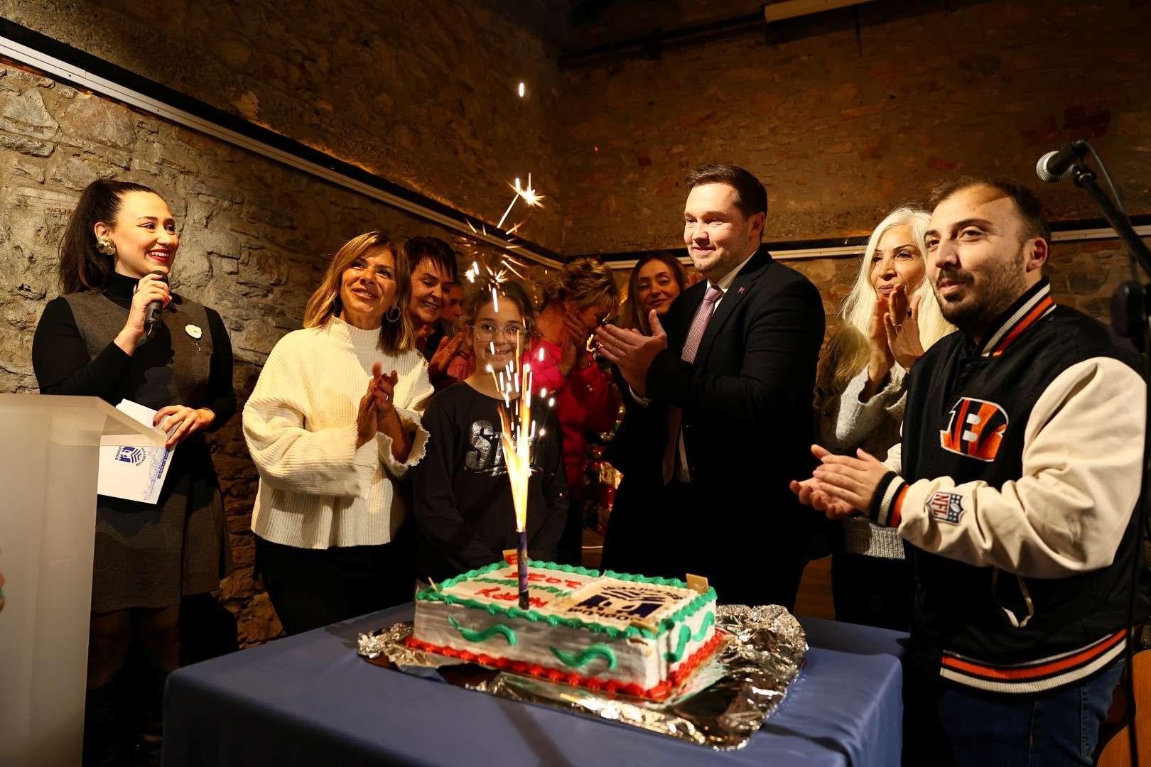 MÜZİK VE EĞLENCE DOLU YENİ YIL KOKTEYLİ