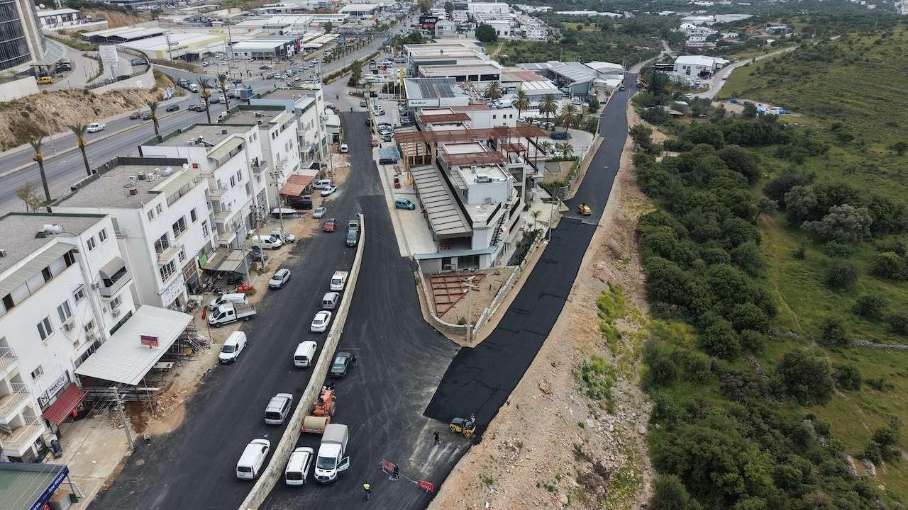 FEN İŞLERİ EKİPLERİNDEN İLÇE GENELİNDE YOĞUN MESAİ