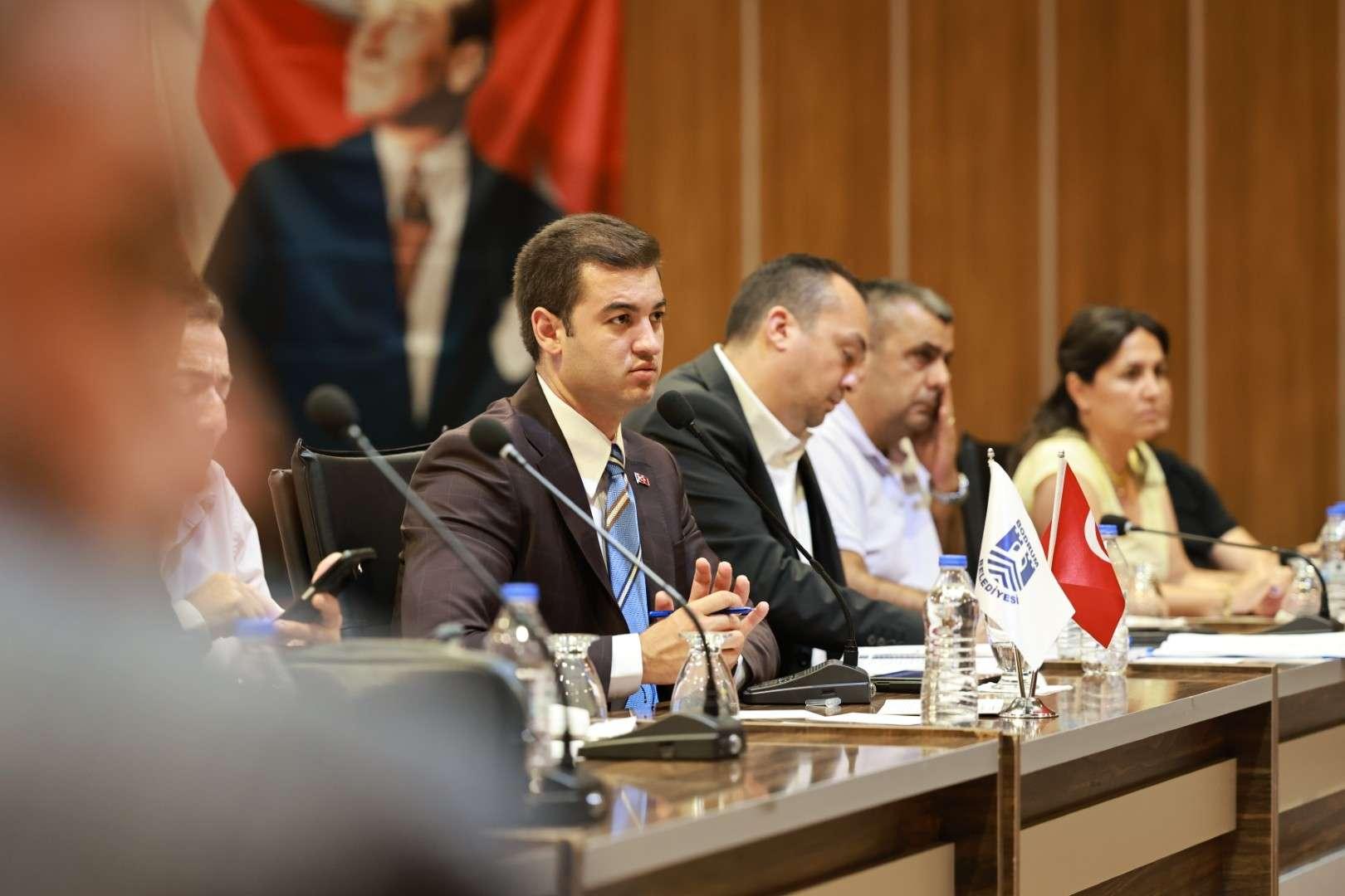 BAŞKAN MANDALİNCİ MUHTARLARLA BİR ARAYA GELDİ