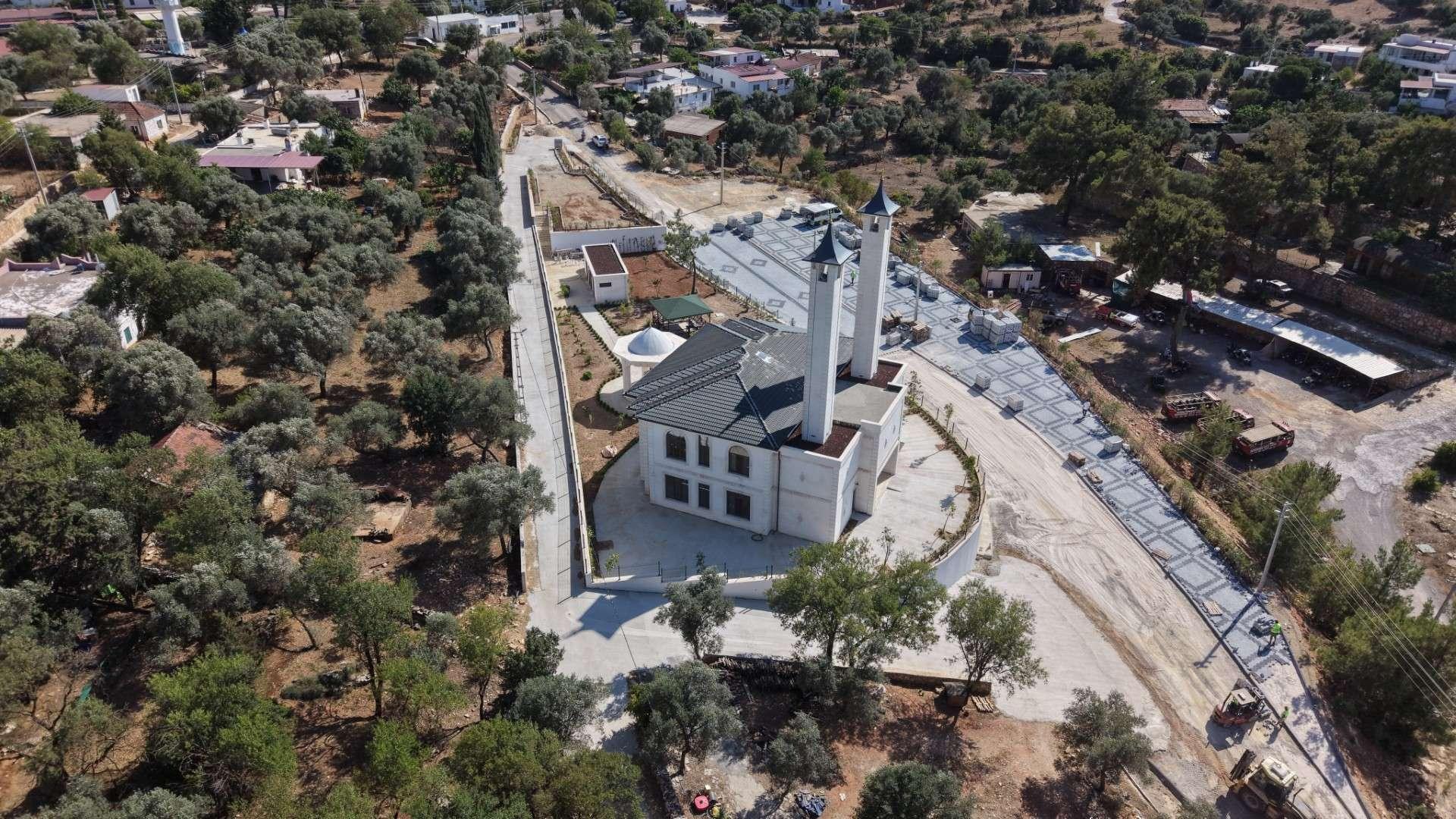 ÇAMLIK CAMİ ÖNÜ MEYDANI DÜZENLENİYOR