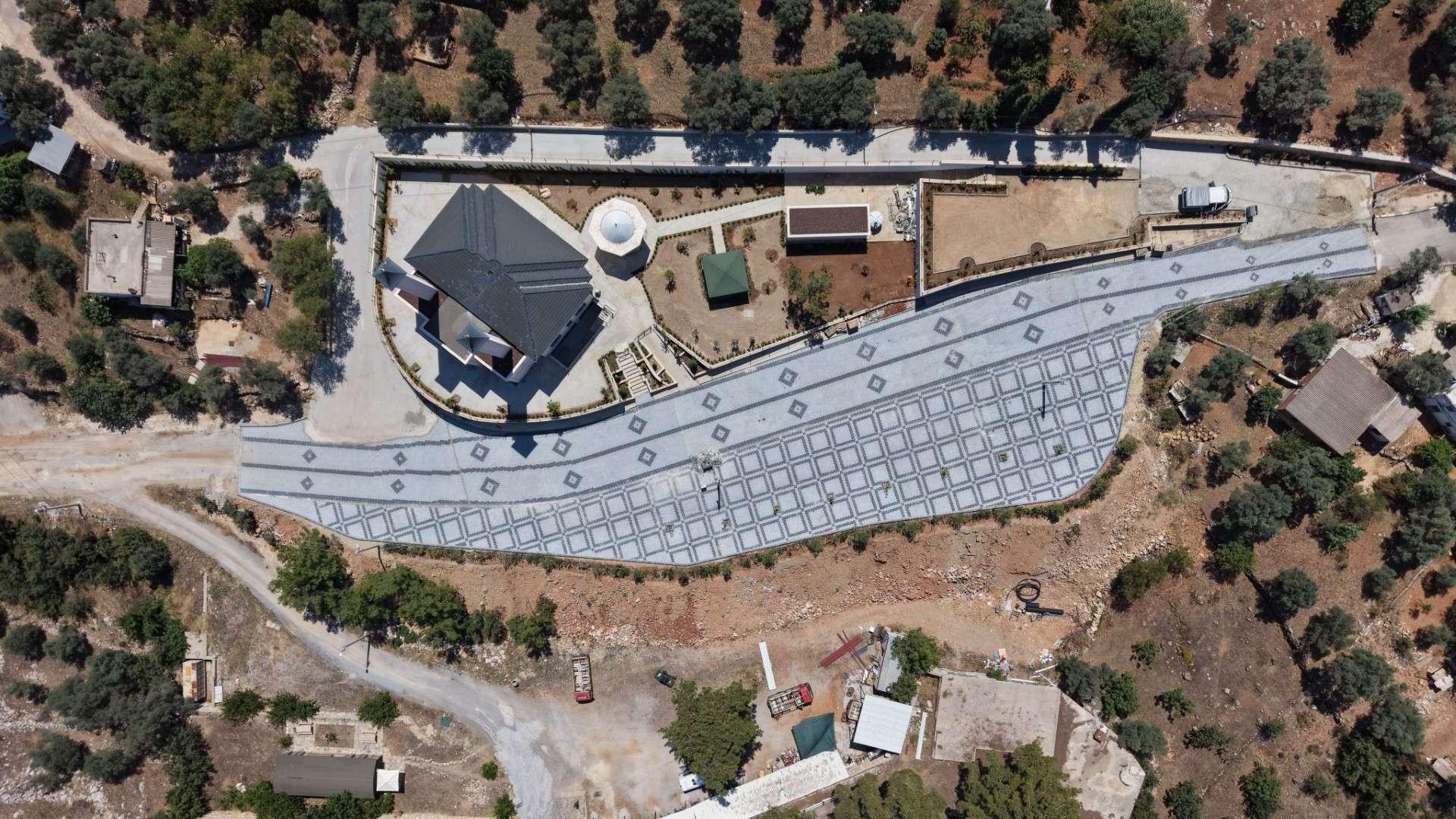 FEN İŞLERİNDEN 125 BİN METREKARELİK BETON YOL VE PARKE ÇALIŞMASI