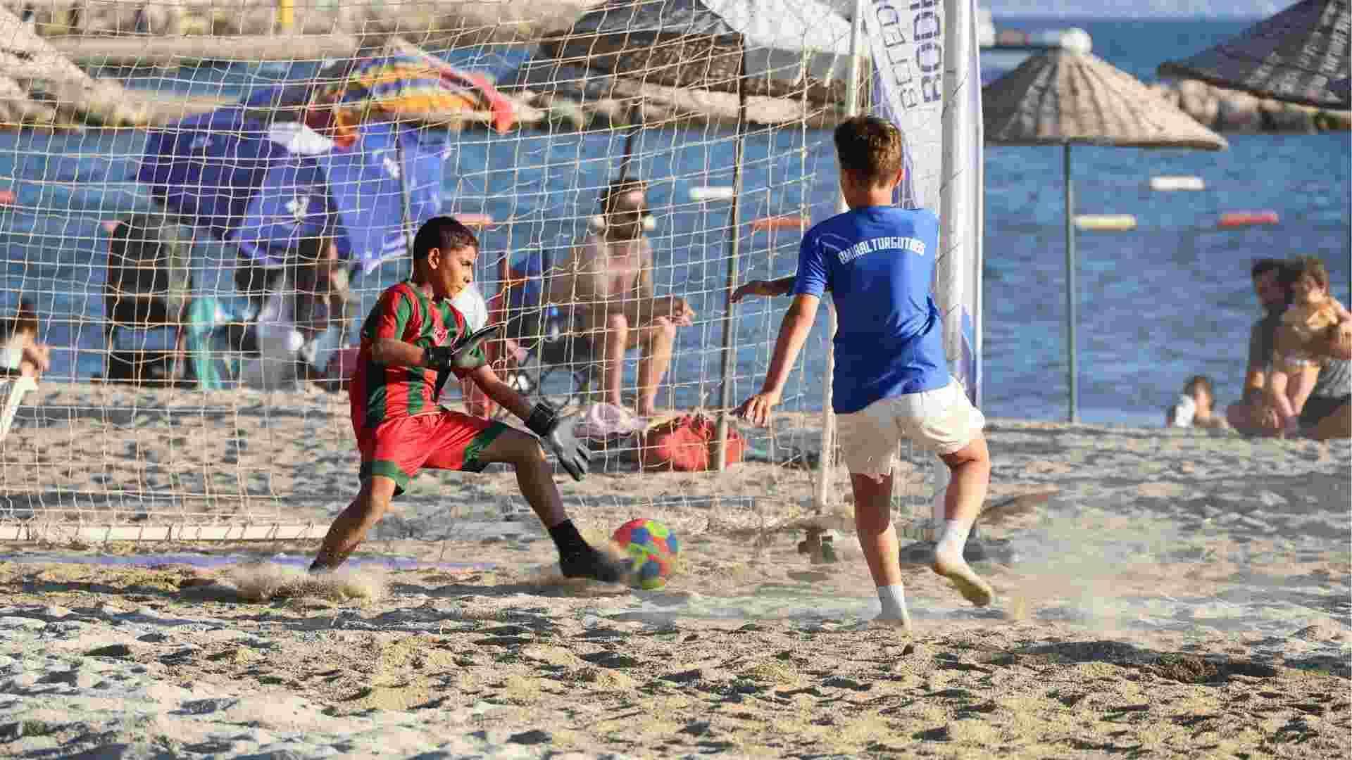 1.⁠ ⁠GÜNBATIMI ÇOCUK PLAJ FUTBOL ŞENLİĞİ BAŞLADI