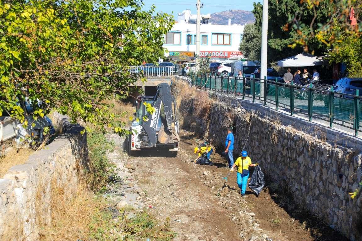 ULUDERE’DE TEMİZLİK VE ÇEVRE FARKINDALIĞI ÇALIŞMASI