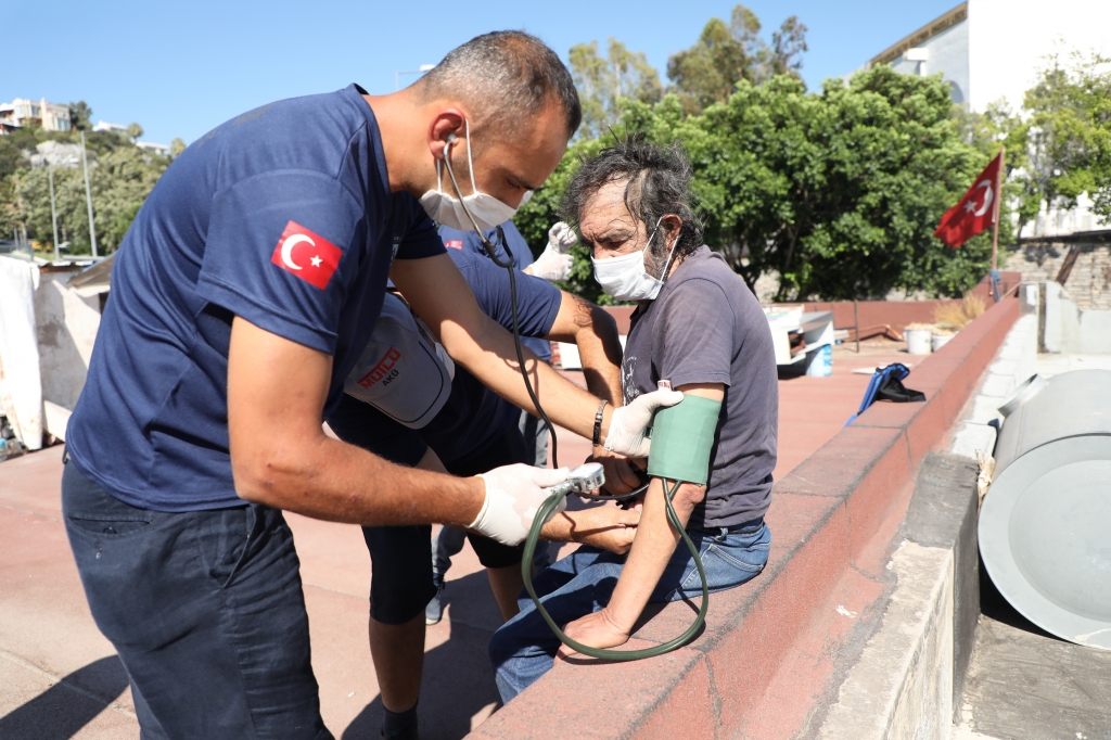 BODRUM BELEDİYESİ, SAĞLIK HİZMETLERİNDE DE YALNIZ BIRAKMIYOR