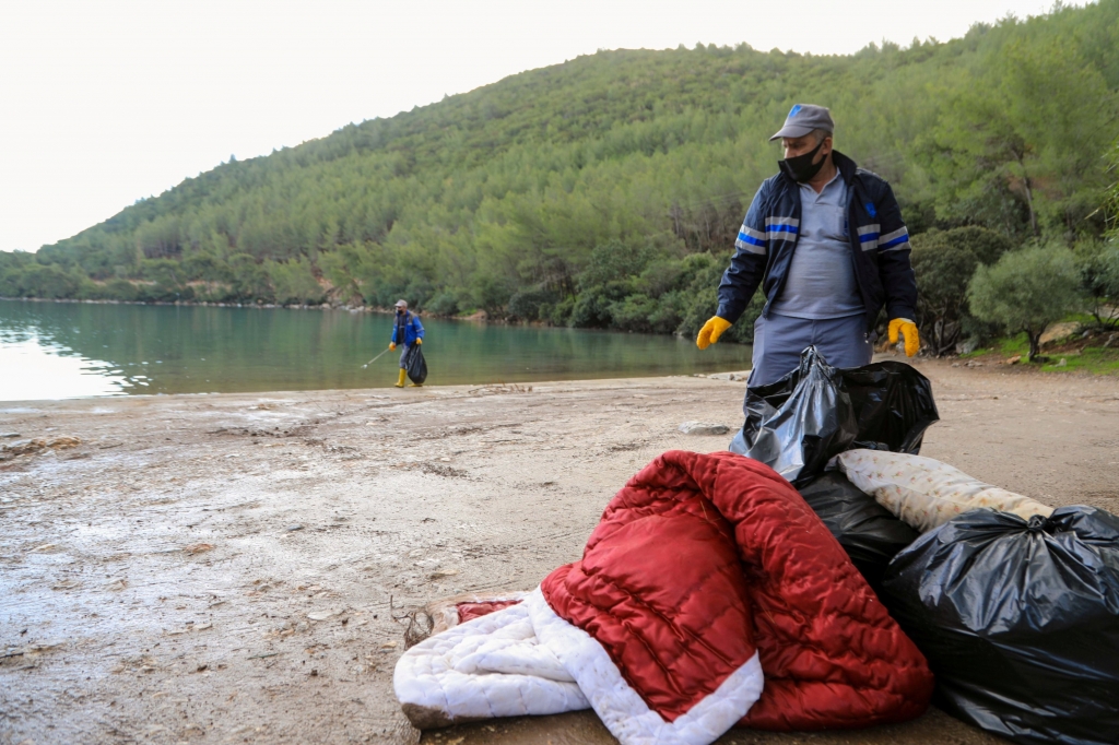 TEMİZLİK SEFERBERLİĞİ CENNET KOYU’NDA DEVAM ETTİ