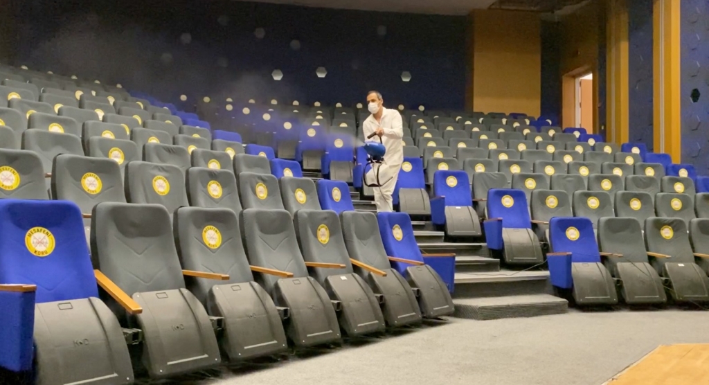 B.B.Ş. TİYATROSU SAHNESİNİ PANDEMİ KURALLARINA UYARAK AÇIYOR