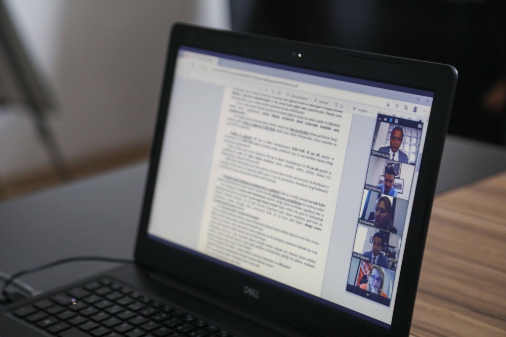 BELEDİYE KRİZ MASASI COVİD-19 TEDBİRLERİNİ GÖRÜŞTÜ