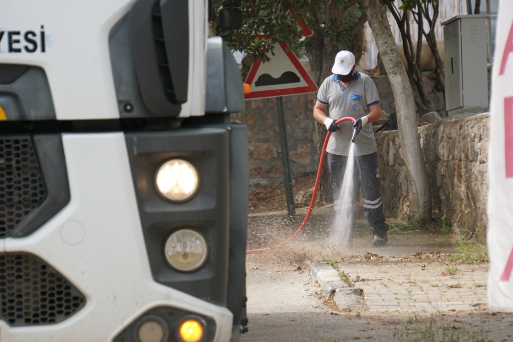 GÜNDE ‪250-300 KİLOMETRE YOL SÜPÜRÜLÜYOR