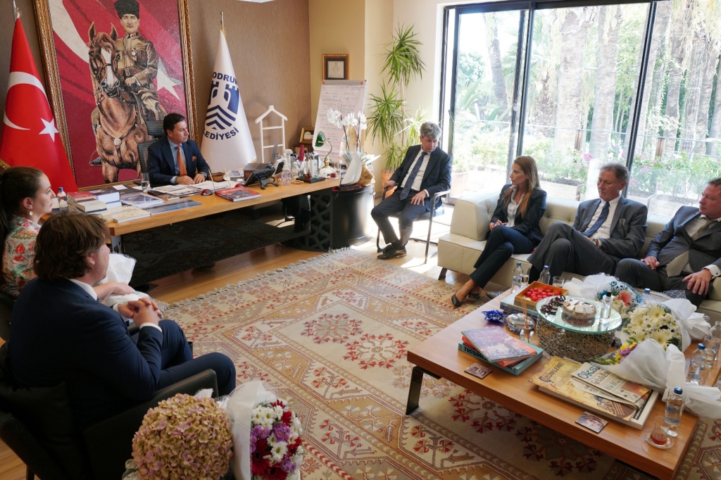 MONTENEGRO HEYETİNDEN BAŞKAN ARAS'A ZİYARET