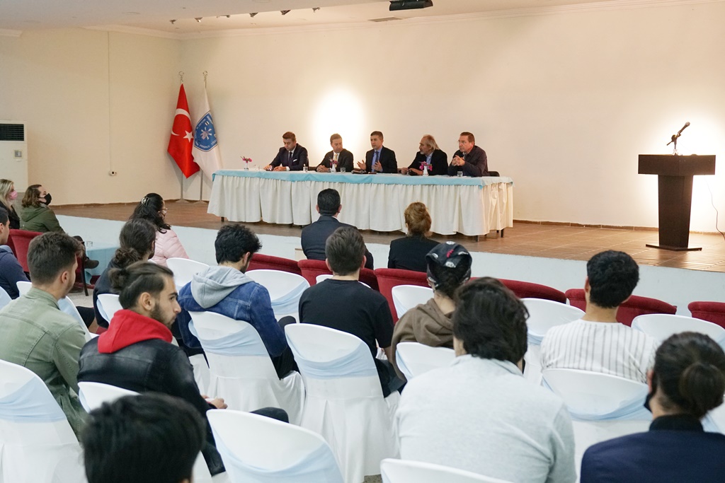 ÜNİVERSİTE ÖĞRENCİLERİNİN SORUNLARI DİNLENDİ