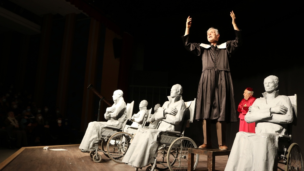 “ADALET, SİZSİNİZ” OYUNU BODRUM’DA SAHNE ALDI