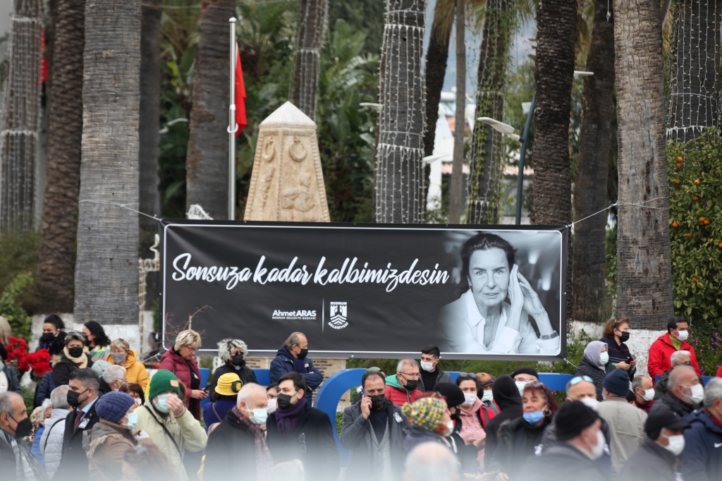 FATMA GİRİK, BODRUM’DA SON YOLCULUĞUNA UĞURLANDI