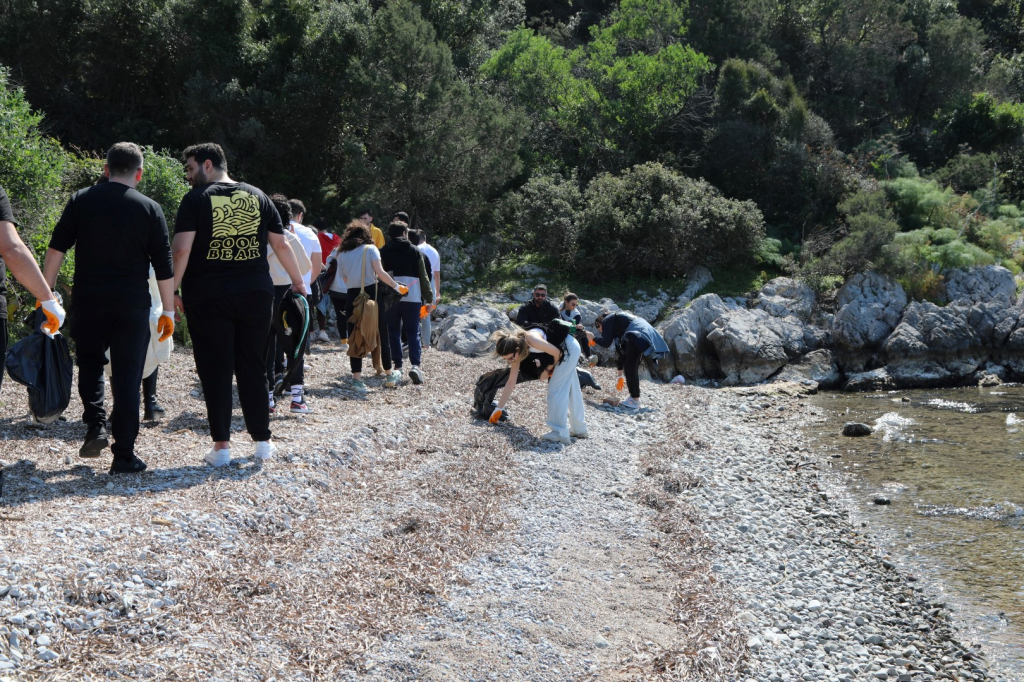 BİTEZ’DE KIYI TEMİZLİĞİ YAPILDI