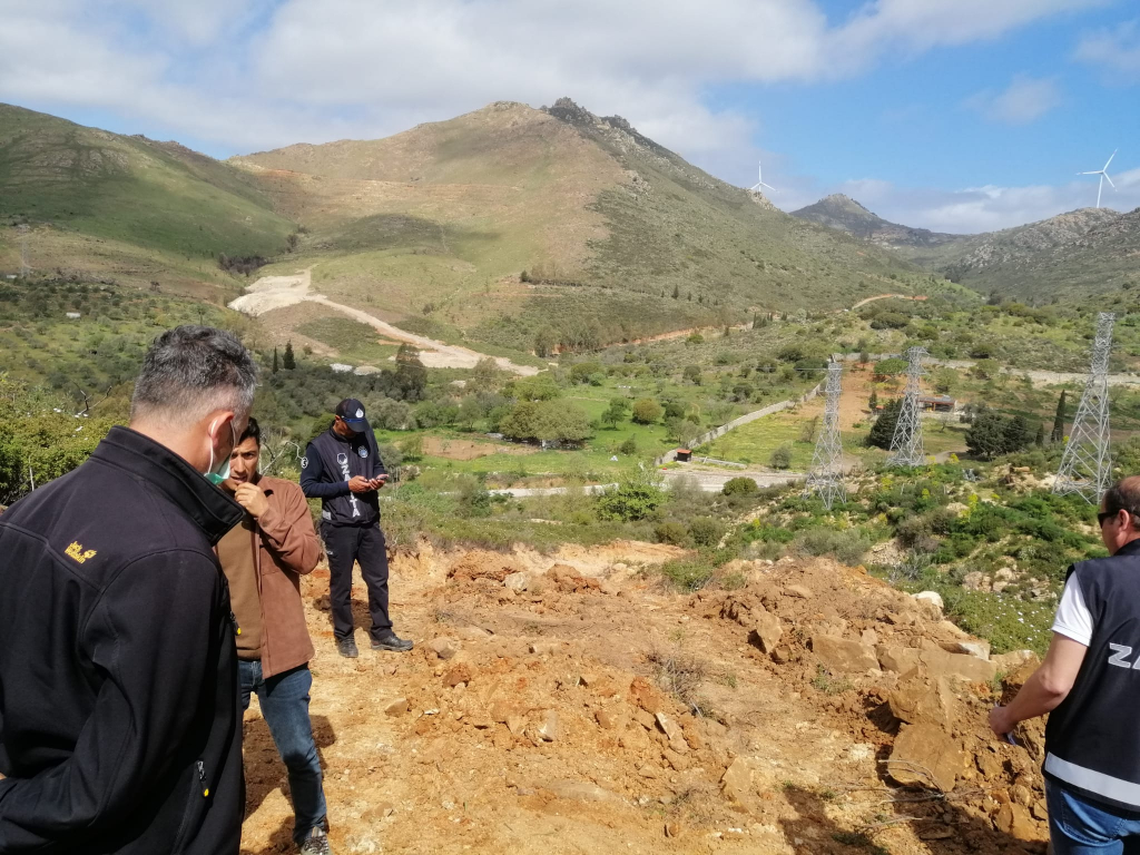 KAÇAK ÇALIŞMAYA ZABITA MÜDAHALE ETTİ