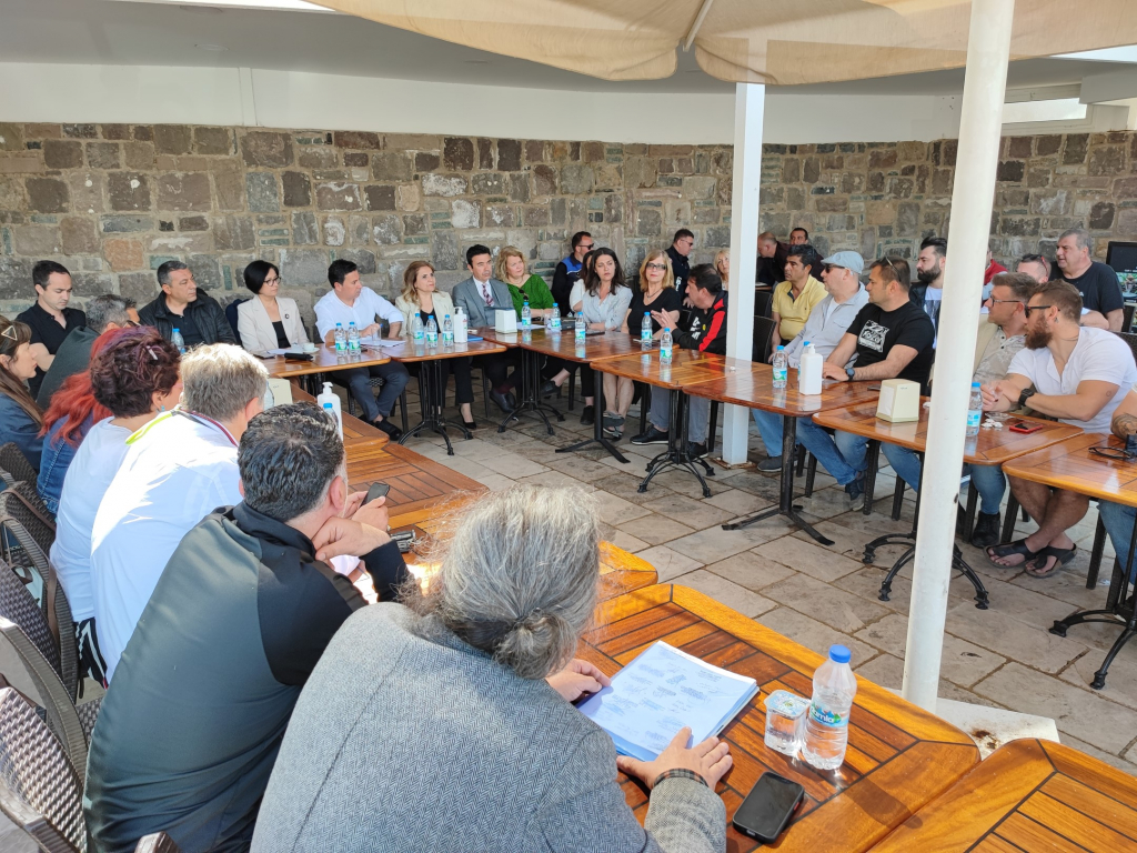 BAŞKAN ARAS MAHALLE ZİYARETLERİNE DEVAM EDİYOR