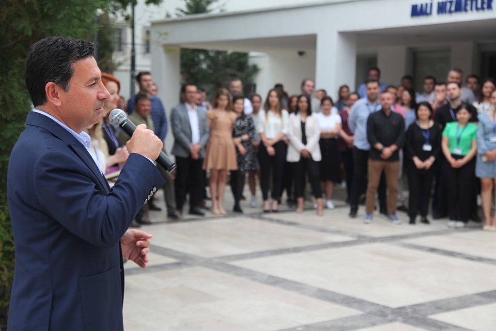 BAŞKAN ARAS, PERSONELİ İLE BAYRAMLAŞTI