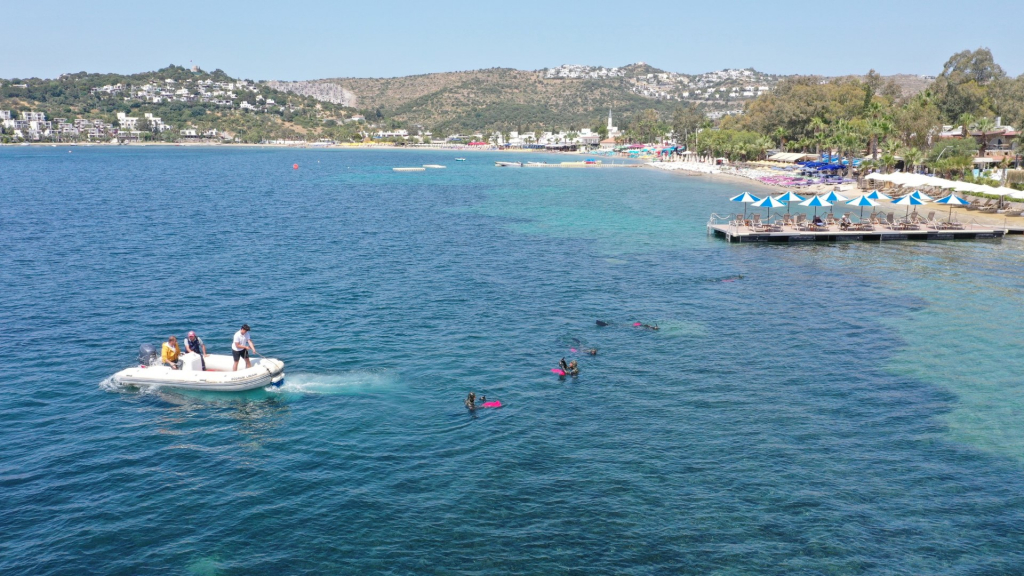 DENİZ DİBİ TEMİZLİĞİ BİTEZ’DE DEVAM ETTİ