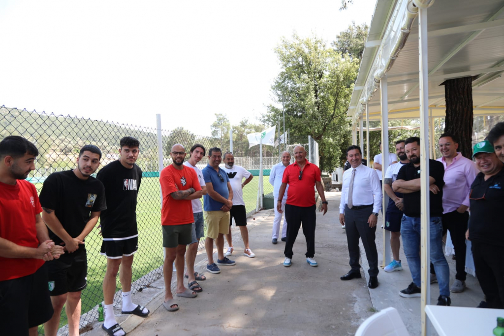 BODRUM NEFESİNİ TUTTU, PAZAR GÜNÜNÜ BEKLİYOR