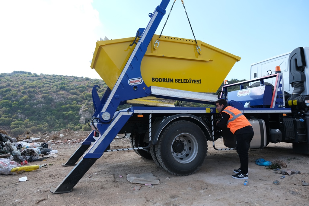 MOLOZ ATIK KONTEYNERLERİ DEVREYE GİRDİ