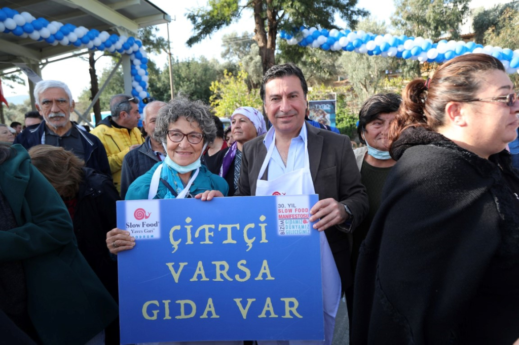 ÇİFTLİK PAZAR YERİ AÇILDI