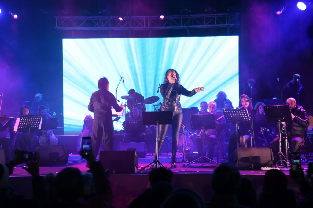 BELEDİYE MEYDANI’NDA YILBAŞI KONSERLERİ