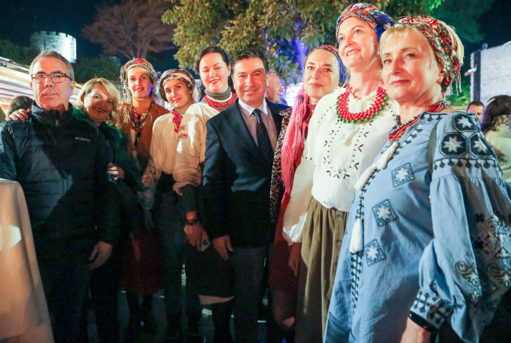 ULUSLARARASI TOPLULUĞA YENİ YIL KOKTEYLİ