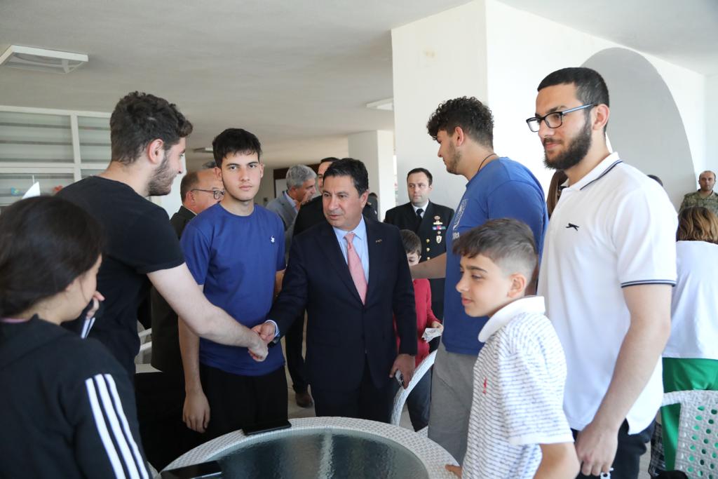 BAŞKAN ARAS’TAN GENÇLERLE BAYRAM ZİYARETİ