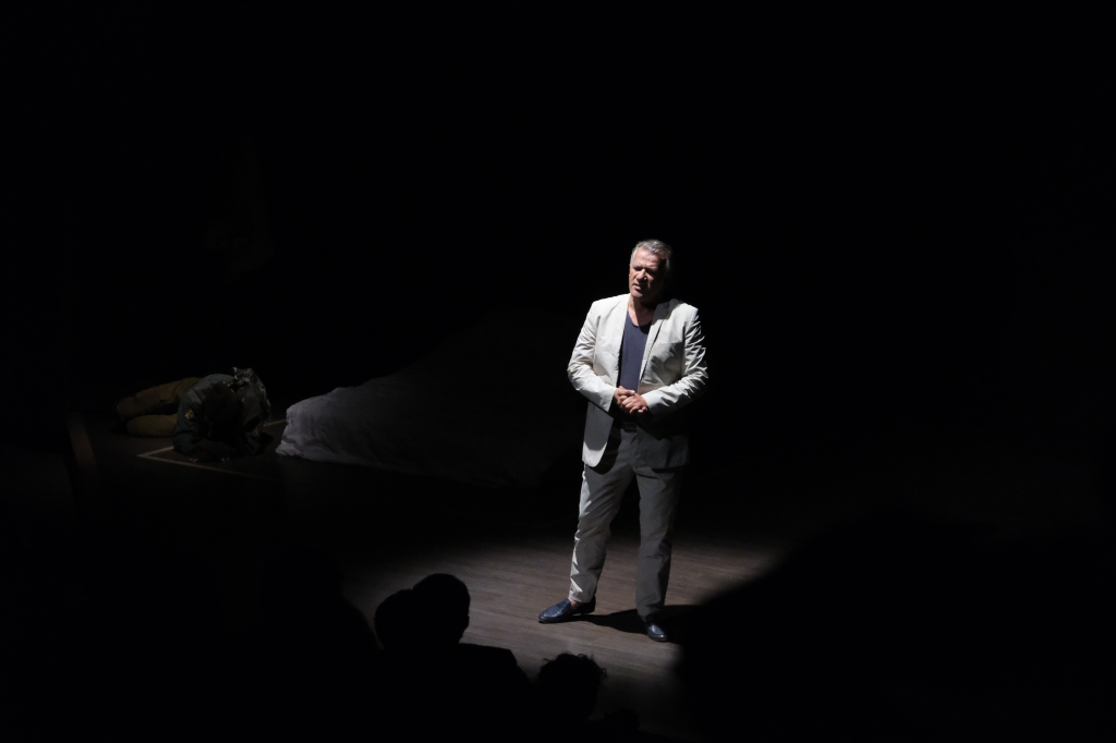 KÖPEK, KADIN, ERKEK OYUNU BODRUM’DA SERGİLENDİ