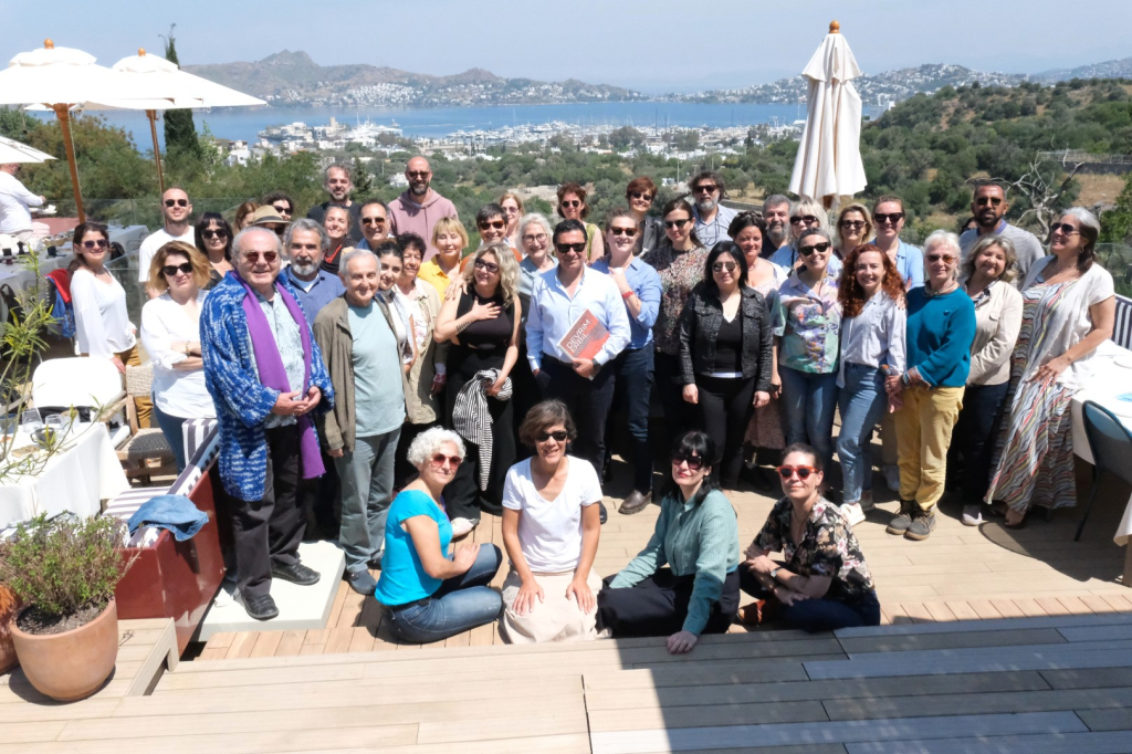 BAŞKAN ARAS, ART MELEK EKİBİ VE SANATÇILARLA BULUŞTU