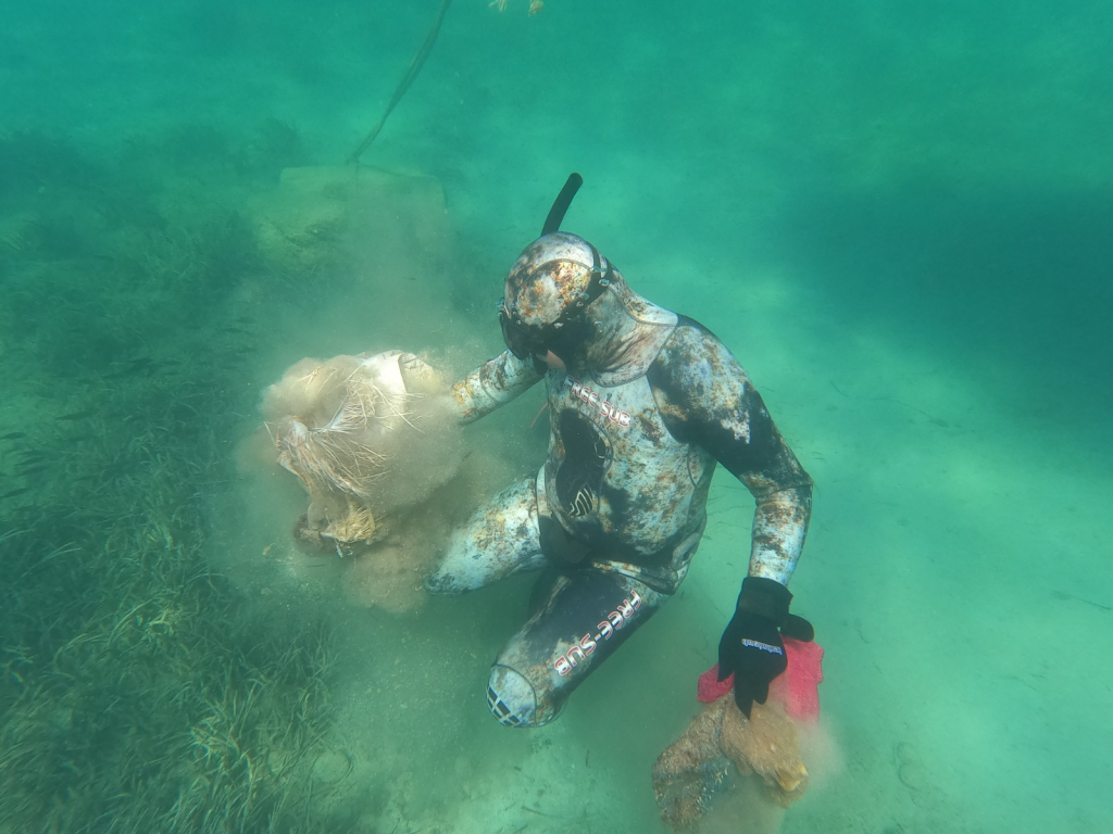 KADIKALESİ VE AKYARLARDA DENİZ DİBİ TEMİZLİĞİ