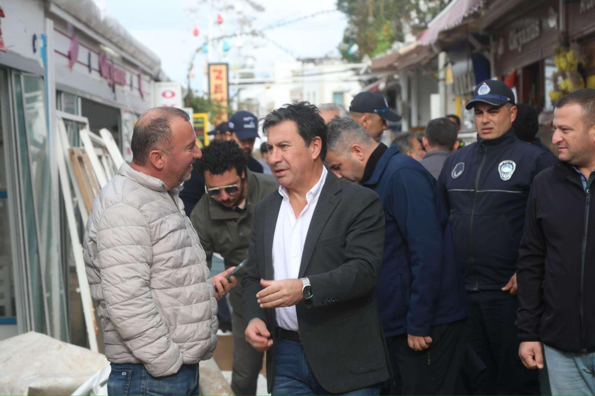 BAŞKAN ARAS’TAN FIRTINADAN ETKİLENEN İŞ YERLERİNE ZİYARET