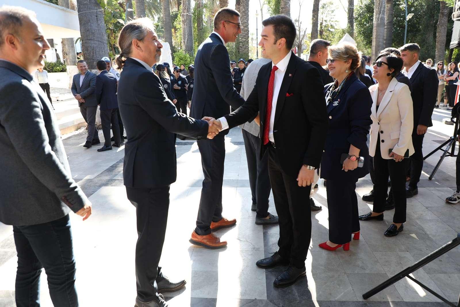 BAŞKAN MANDALİNCİ, PERSONELİYLE BAYRAMLAŞTI