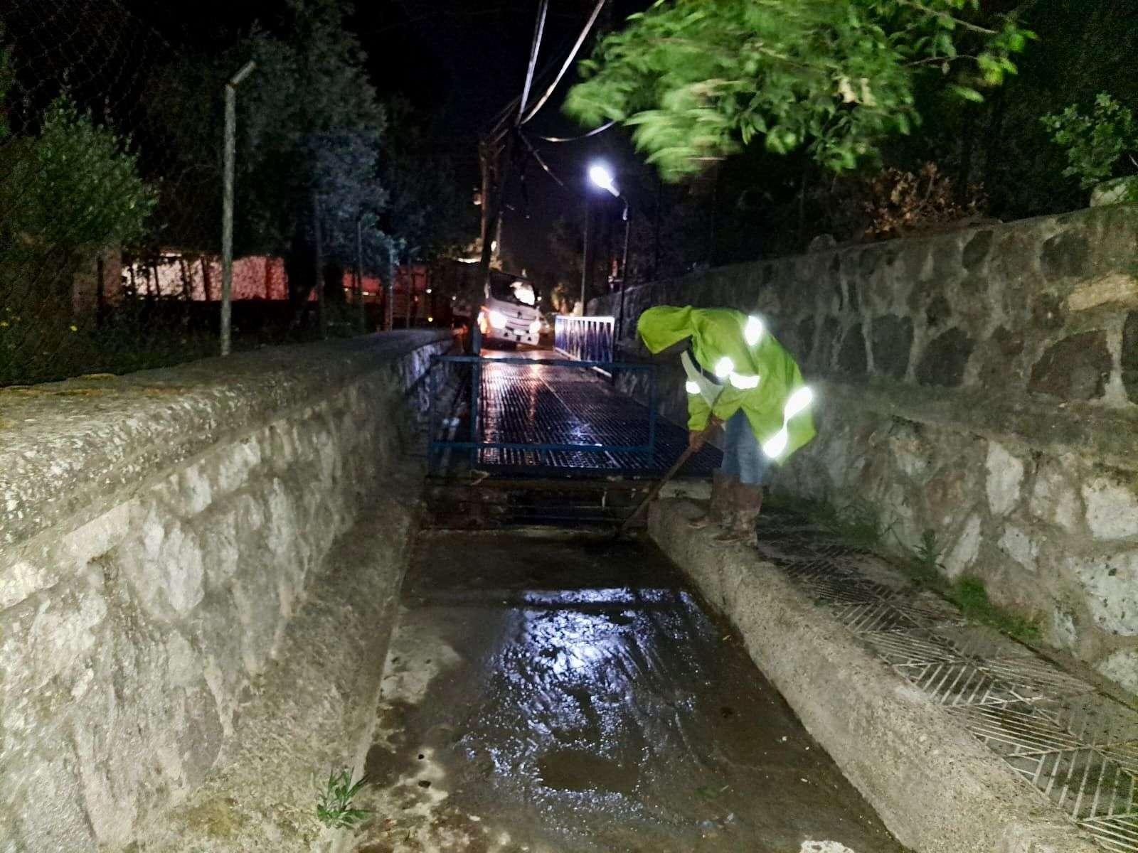 BELEDİYEDEN YAĞMUR TEYAKKUZU