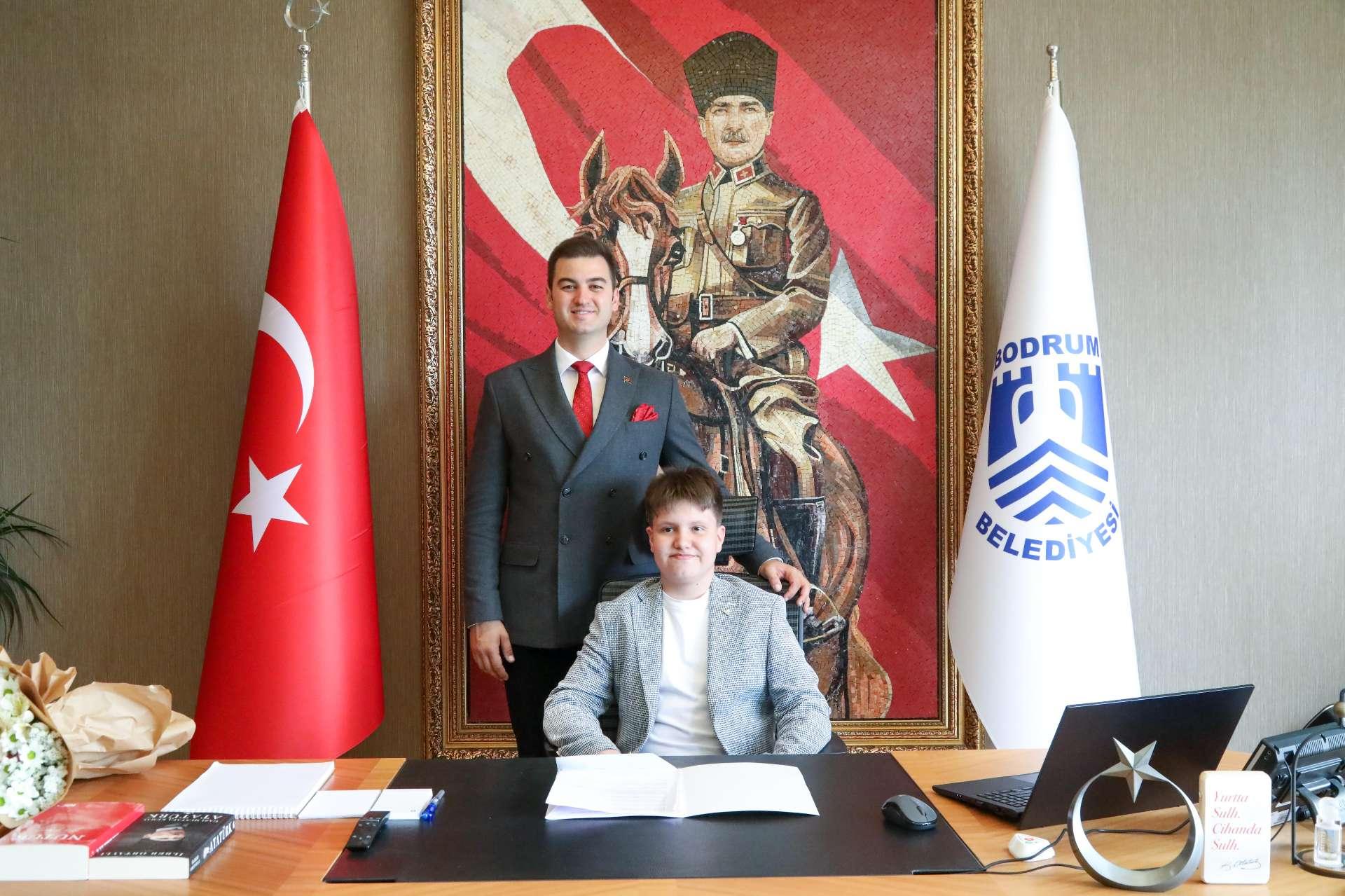 23 NİSAN TEMSİLÎ MAKAM KOLTUĞU DEVRİ