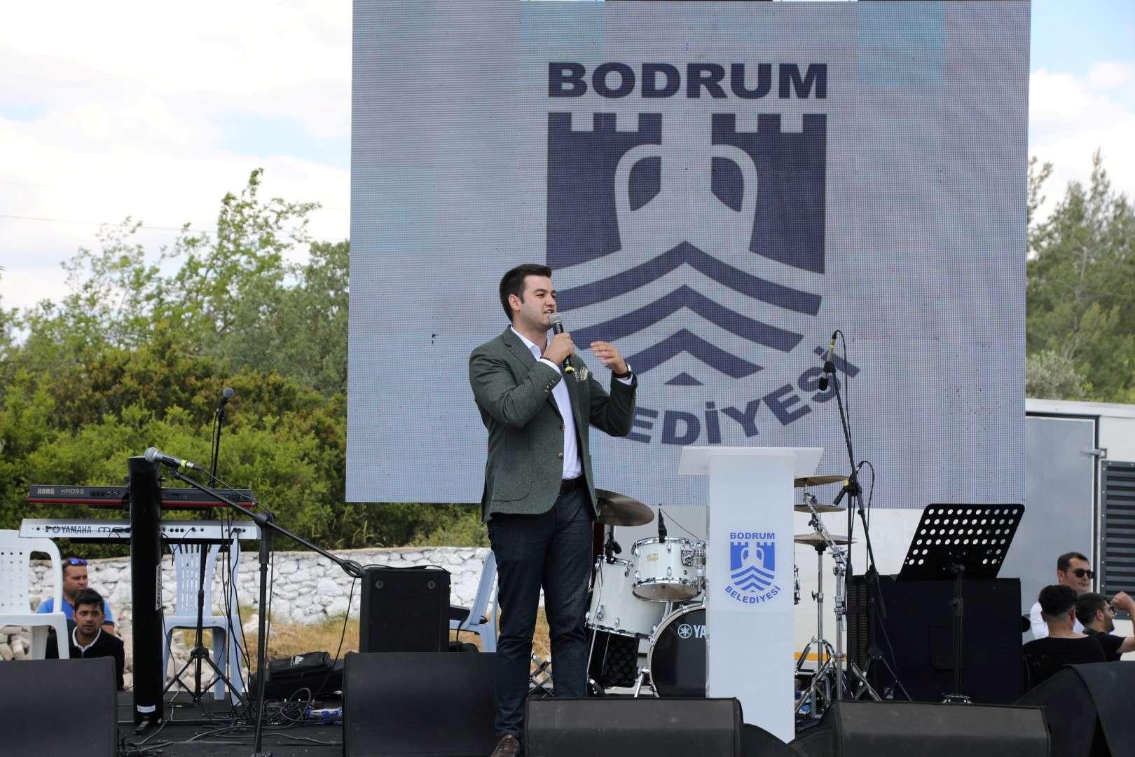 CANLAR ŞENLİĞİNE YOĞUN İLGİ