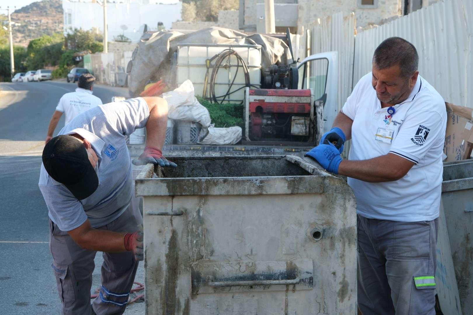 GÜMÜŞLÜK’TE TEMİZLİK SEFERBERLİĞİ