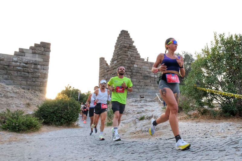 UNDER ARMOUR BODRUM YARI MARATONU TAMAMLANDI
