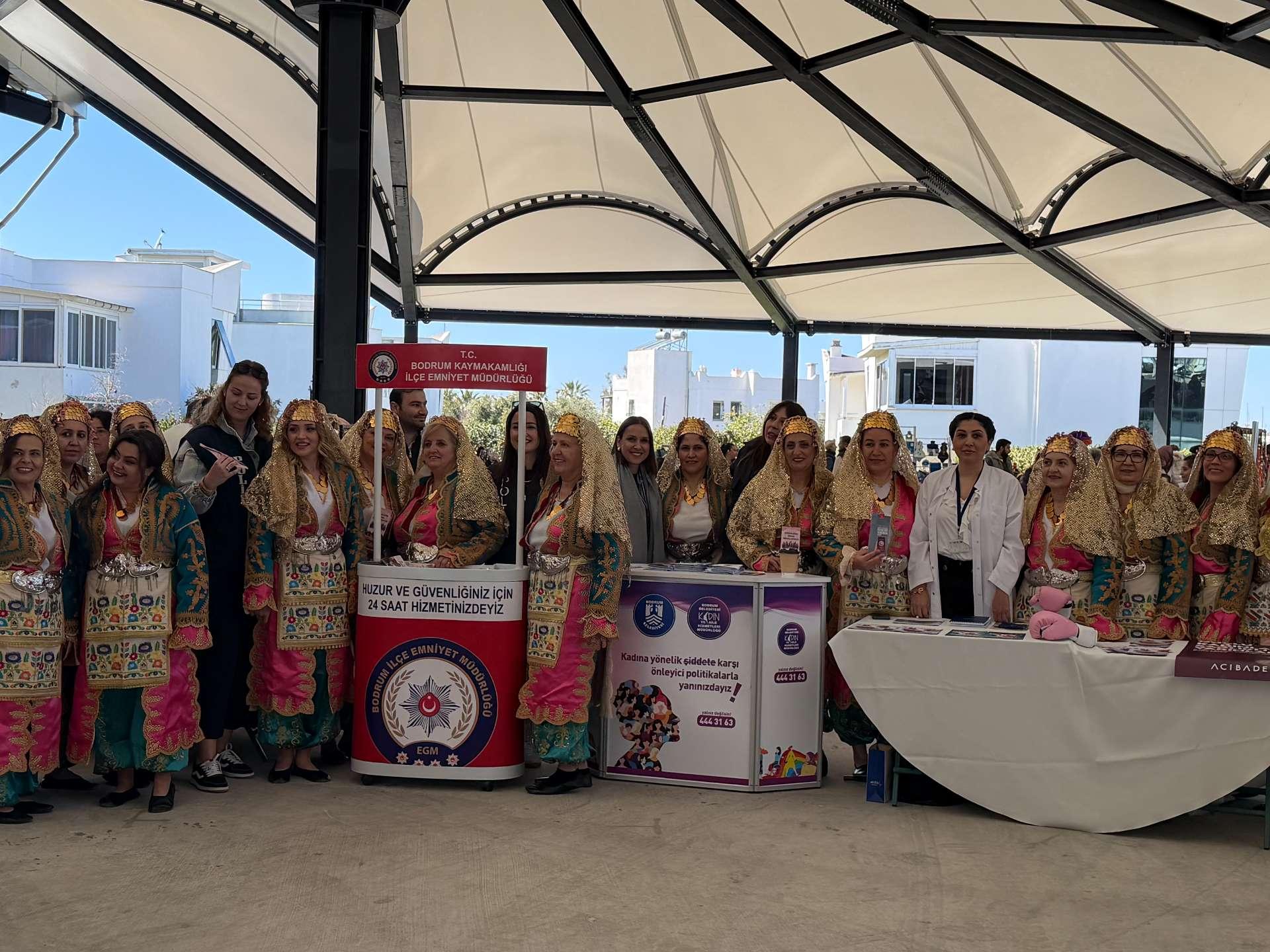 8 Mart Dünya Kadınlar Günü'nde Yalıkavak'ta stant çalışması