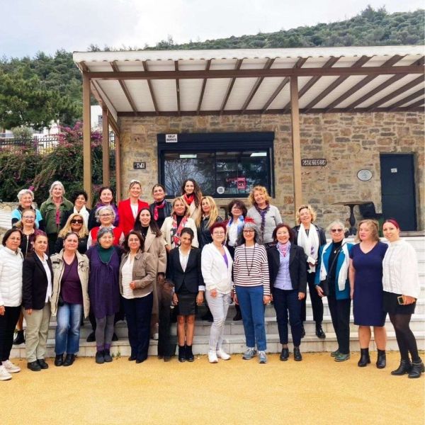 ''Kadınların Seçim Stratejileri ve İletişim Teknikleri'' Konulu Siyaset Okulu Gerçekleştirildi