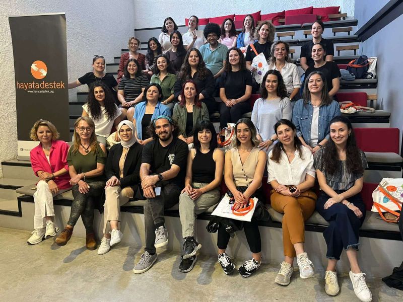 Hayata Destek Derneğinin 8-9-10 Mayıs Tarihlerinde İzmir'de Düzenlediği Eğitimlere Katılım Sağlandı