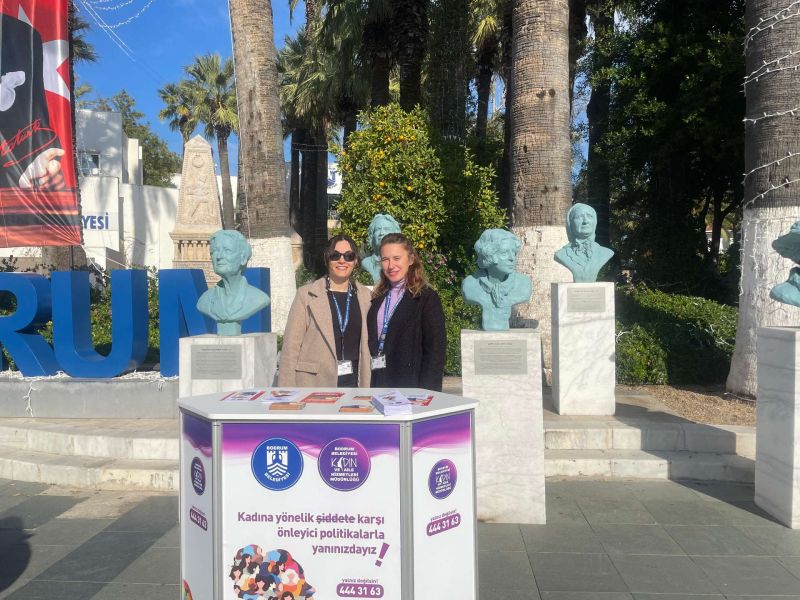 Bodrum Belediye Meydanında Yeni Yıl Etkinlikleri Kapsamında Kadın ve Aile Hizmetleri Müdürlüğü Standı Açıldı