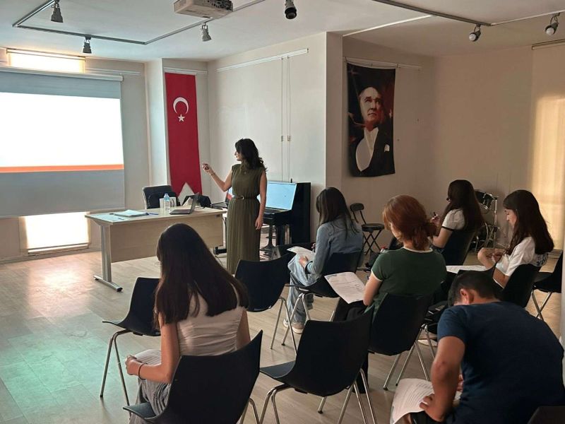 'Sınav Kaygısı' konulu Psikoeğitim Seminerleri Liseler ile devam etti