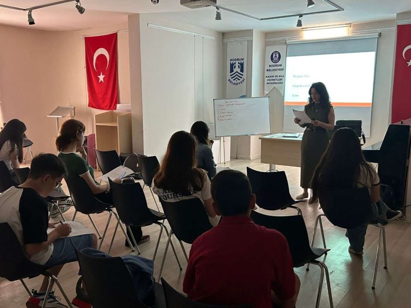 'Sınav Kaygısı' konulu Psikoeğitim Seminerleri Liseler ile devam etti