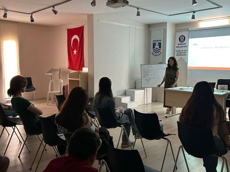 'Sınav Kaygısı' konulu Psikoeğitim Seminerleri Liseler ile devam etti