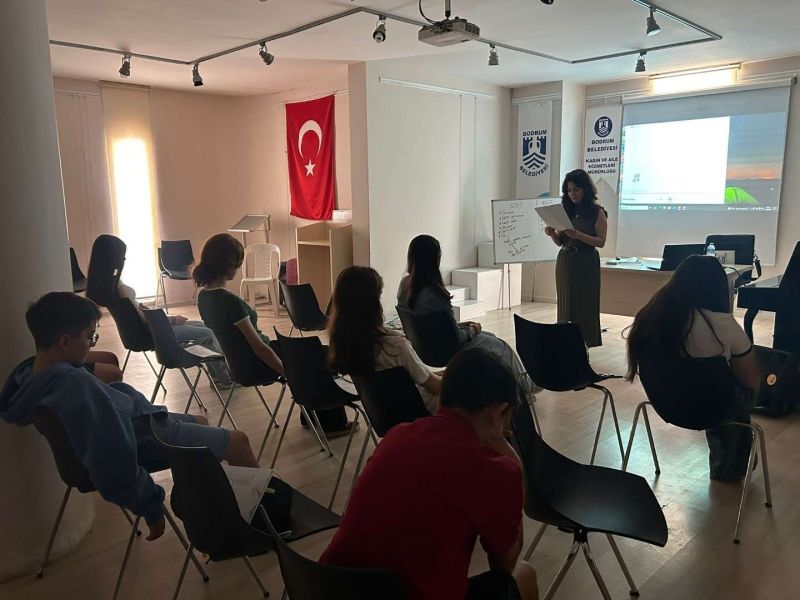 'Sınav Kaygısı' konulu Psikoeğitim Seminerleri Liseler ile devam etti