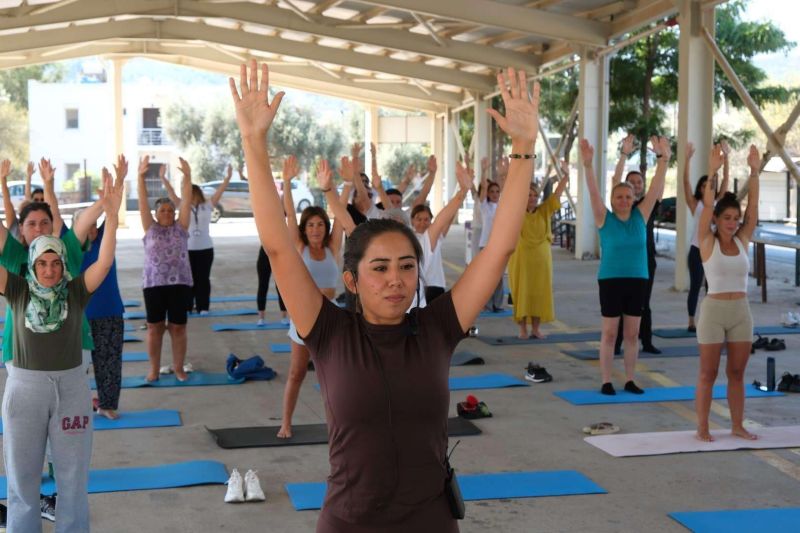 Kadınlar Çiftlik'te açık hava spor etkinliğinde bir araya geldi